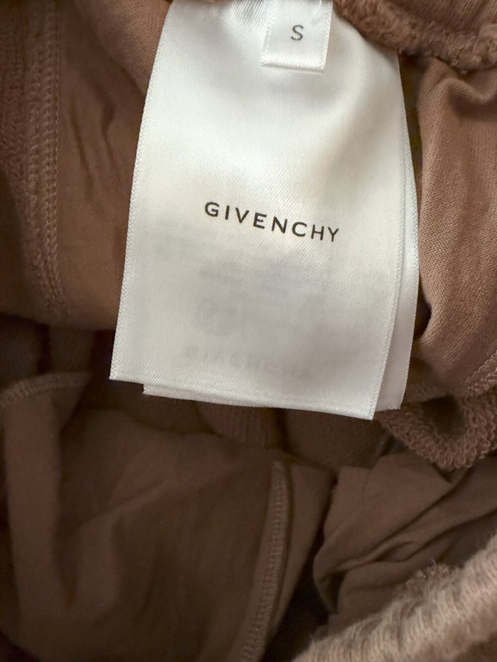 Givenchy - Picture 3 of 5